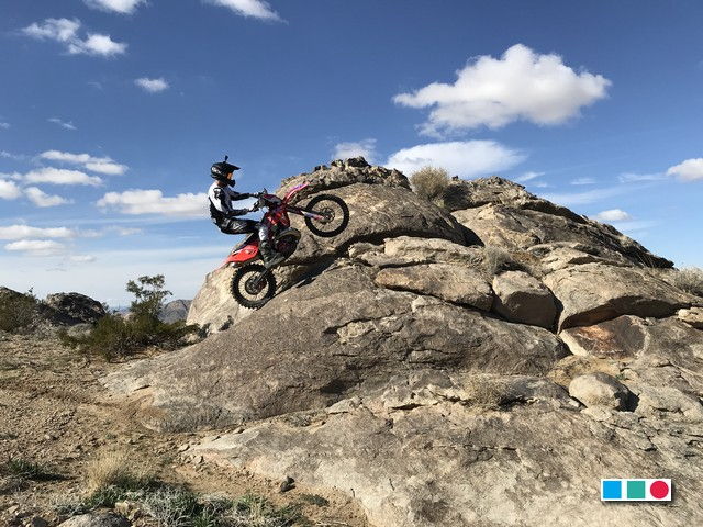 Путешествие ведущего райдера группировки hardenduro.ru Ильи Маликова в Калифорнию на шинах Kenda K774